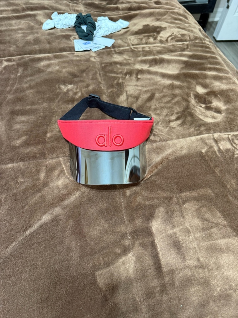ALO Yoga Red and Black Visor with Embossed Logo - Picture 2 of 9